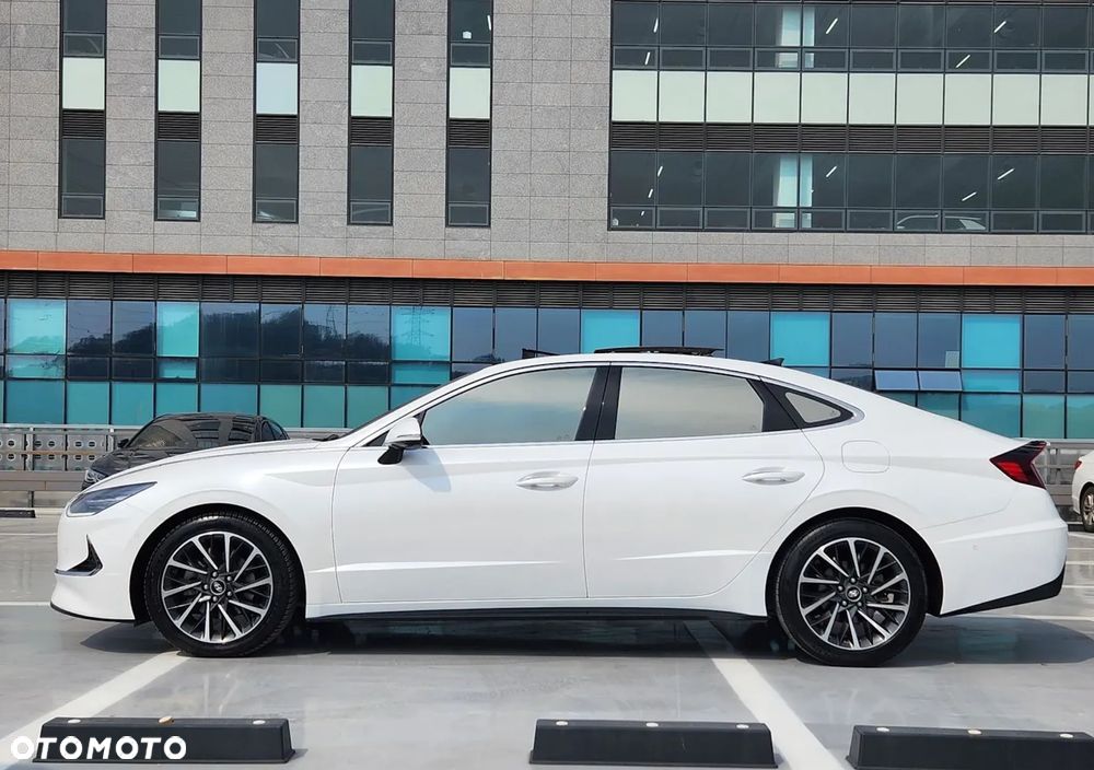 Hyundai Sonata - 4