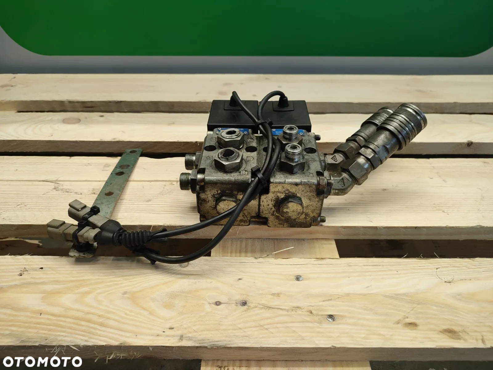 ELEKTROZAWÓR R933000025 BOSCH REXROTH 1001104477 JLG - 2