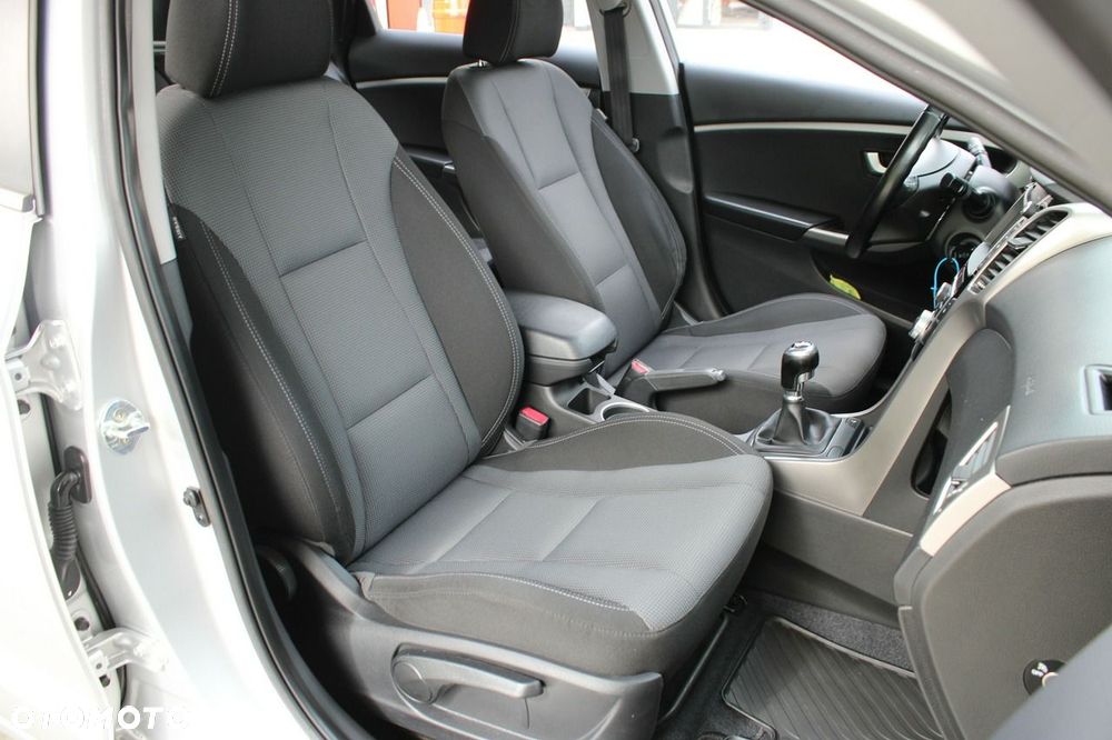 Hyundai i30 1.4 YES - 9
