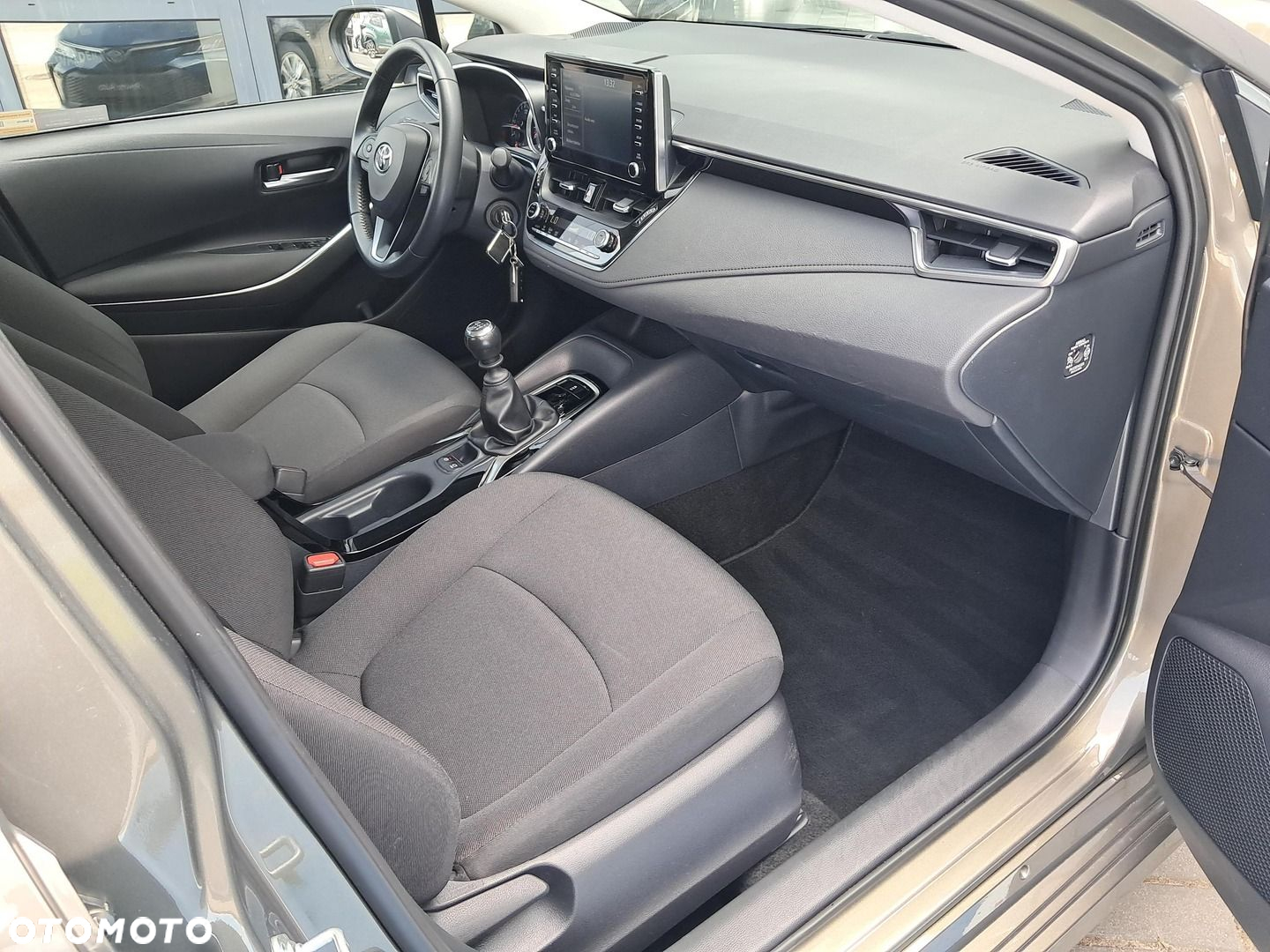 Toyota Corolla - 12