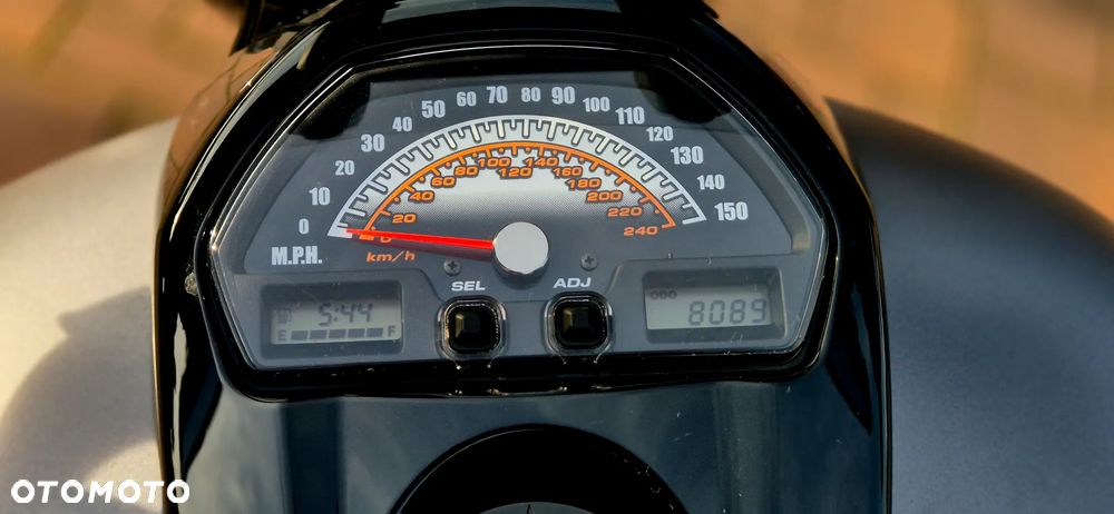 Suzuki Boulevard - 12