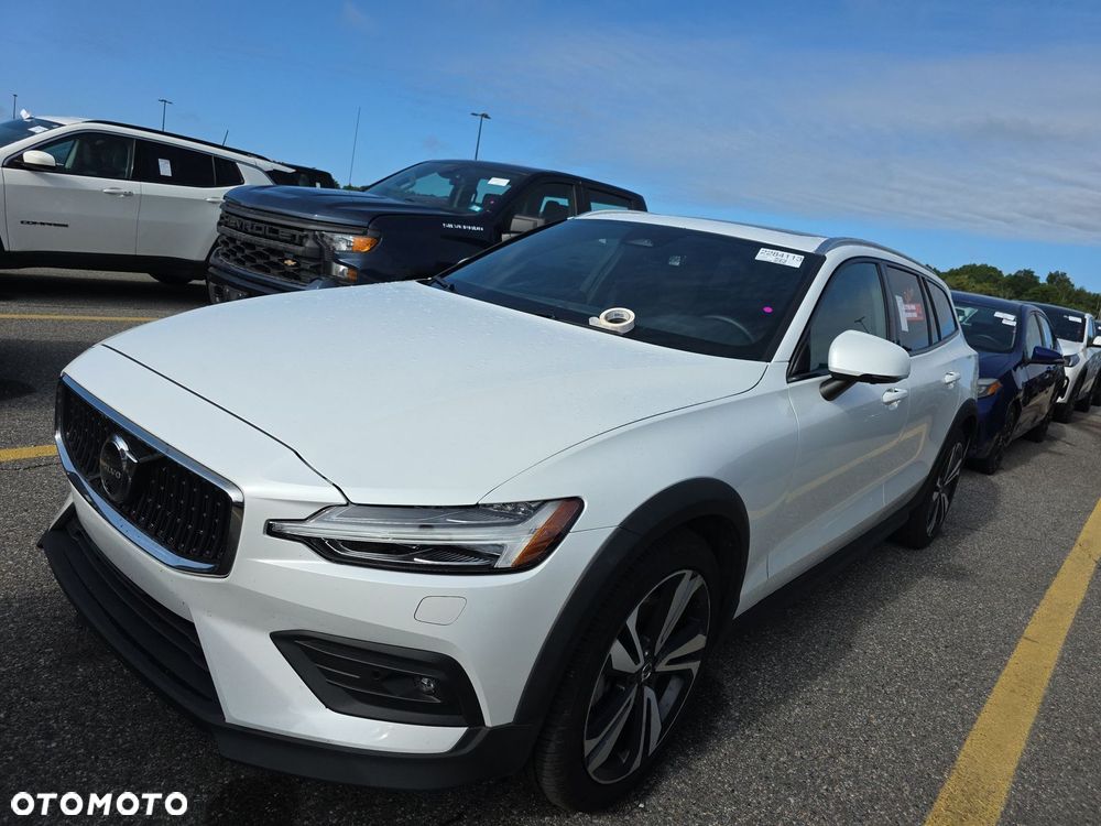 Volvo V60 Cross Country B5 B AWD Plus - 1