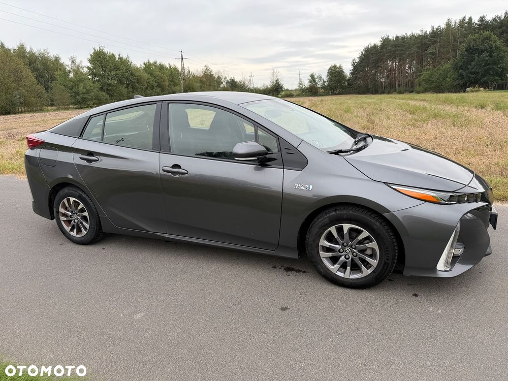 Toyota Prius Hybrid Executive - 3