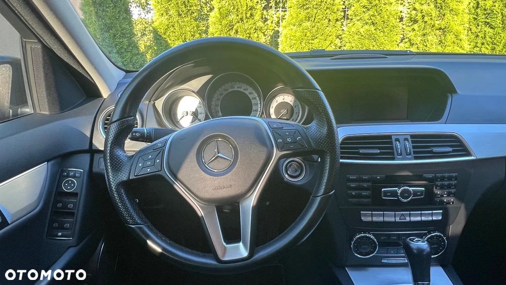 Mercedes-Benz Klasa C 250 CGI BlueEff Avantgarde - 12