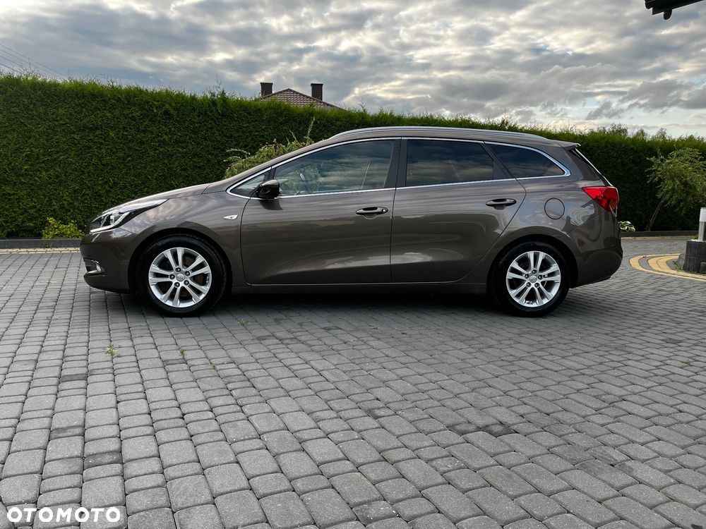 Kia Ceed 1.6 CRDi 128 Dream Team Edition - 6
