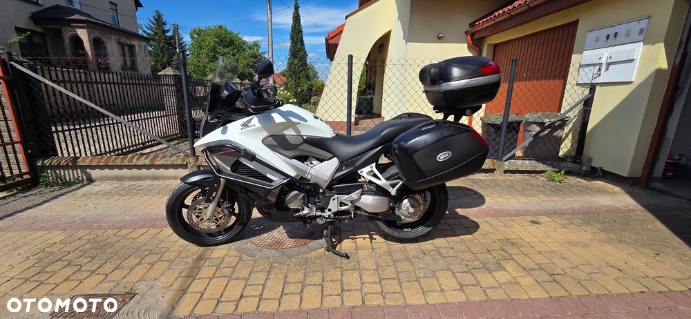 Honda VFR - 16