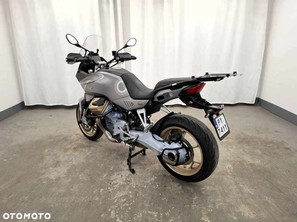 Moto Guzzi V100 Mandello - 18