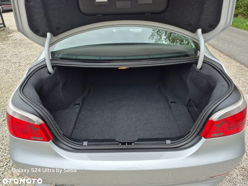 BMW Seria 5 523i - 18
