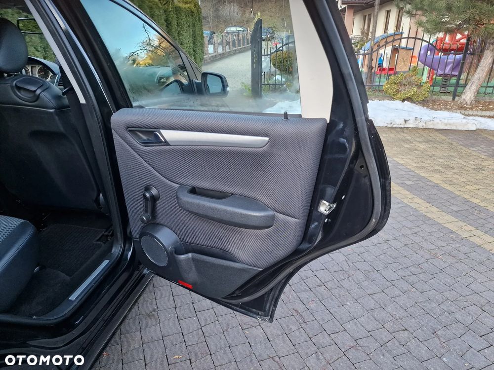 Mercedes-Benz Klasa A 200 Turbo Avantgarde - 16