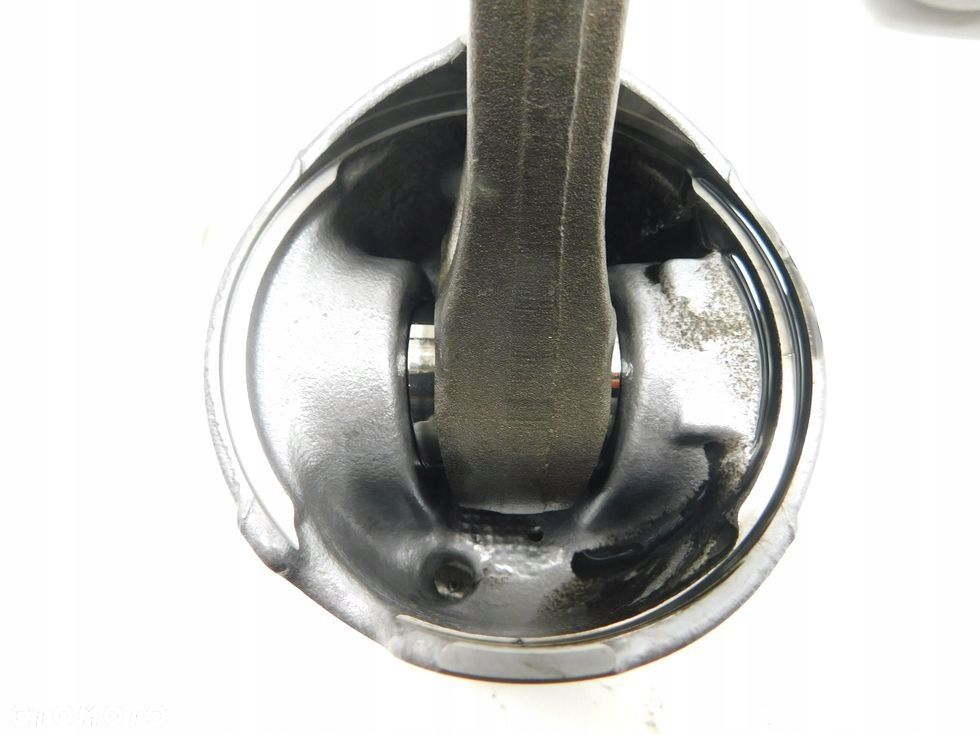 Tłok z korbowodem 2.0 TDCI HDI Ford Peugeot Volvo V50 Citroen Fiat Scudo - 13