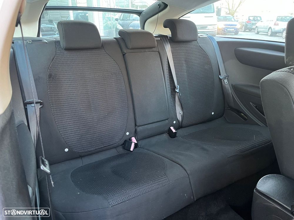 Citroën C4 1.6 HDi VTR - 12