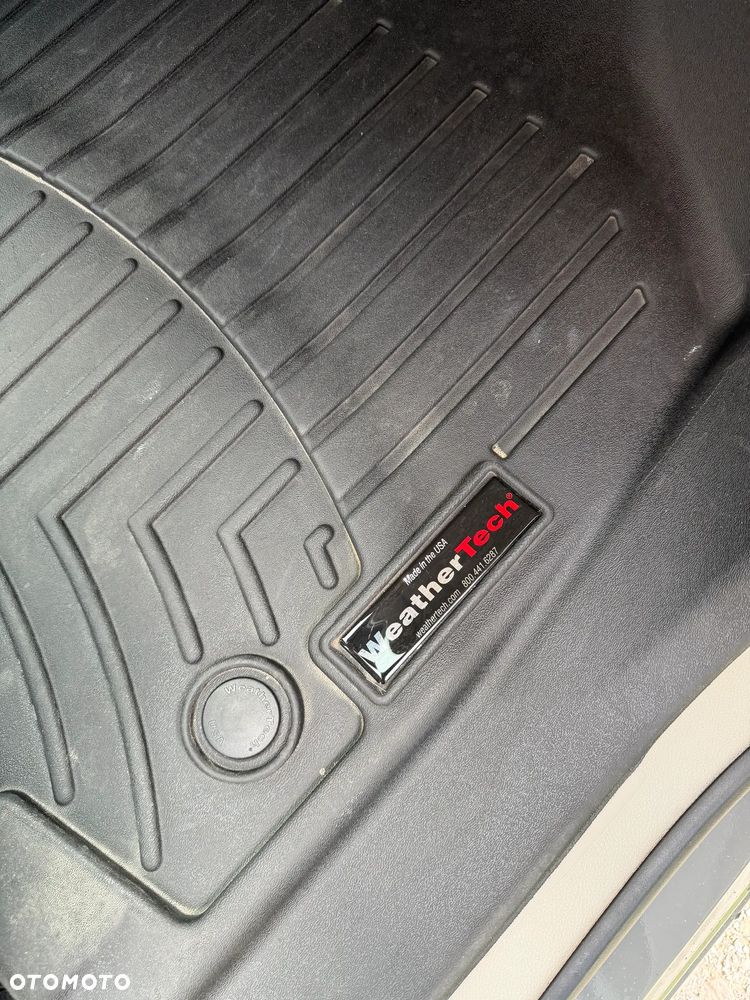 Chrysler Pacifica - 26