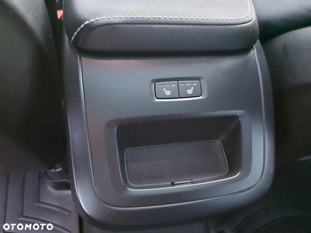 Volvo XC 60 T6 AWD R-Design - 34