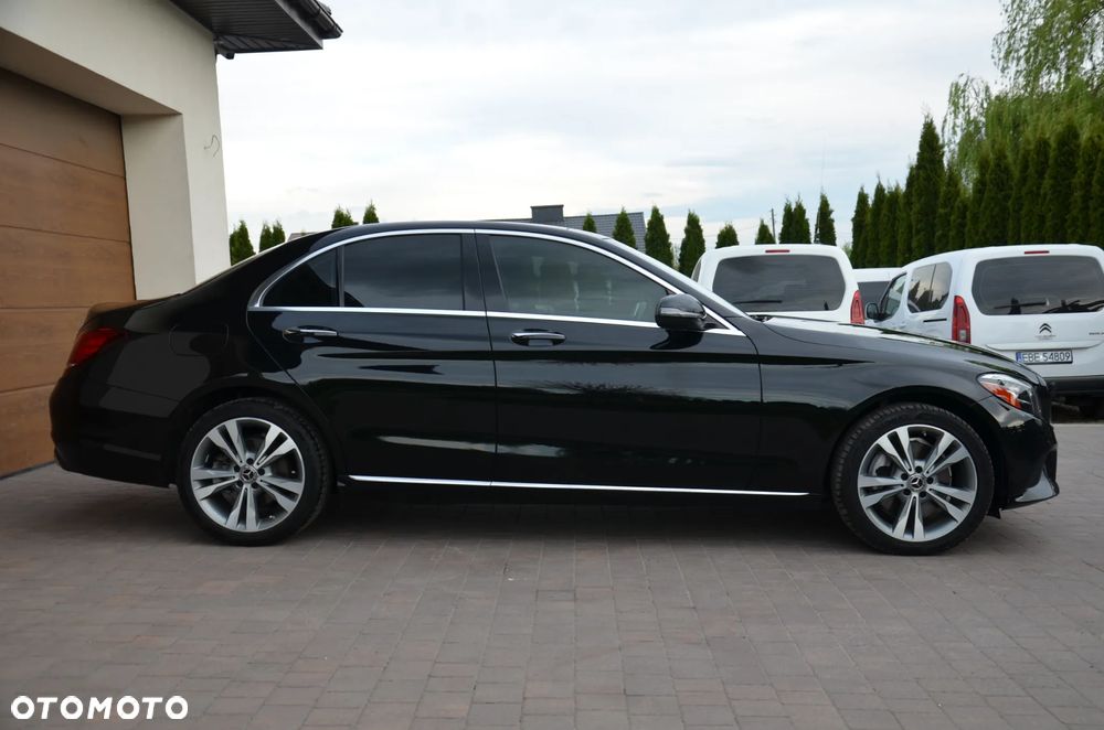 Mercedes-Benz Klasa C 300 4Matic 9G-TRONIC Exclusive - 5
