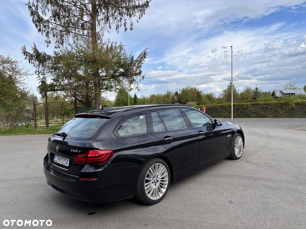 BMW Seria 5 525d Luxury Line - 2