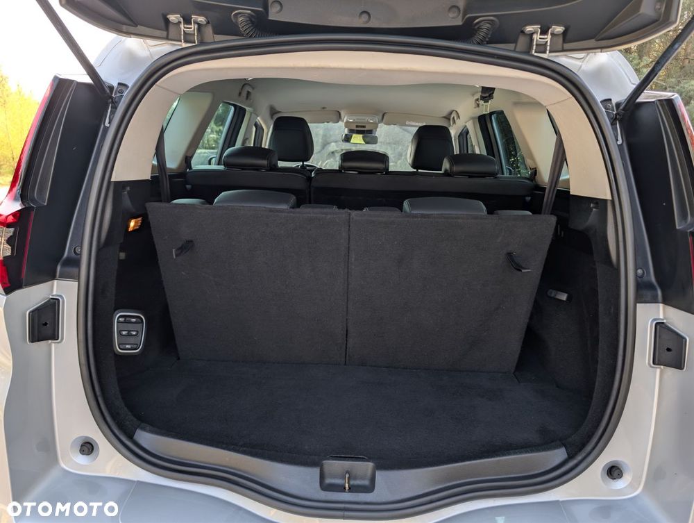 Renault Grand Scenic - 20