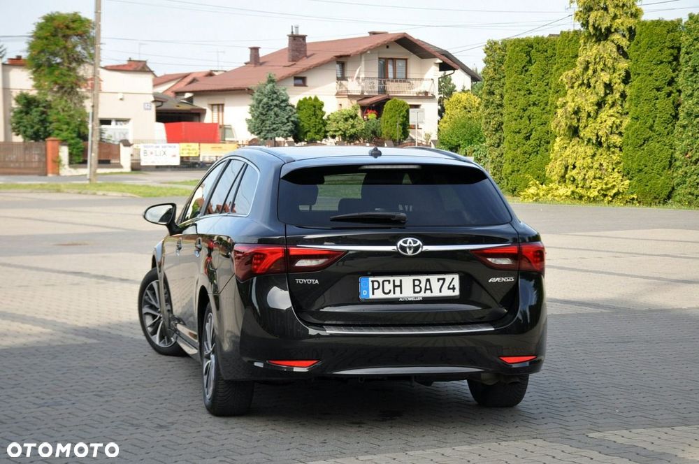 Toyota Avensis - 15