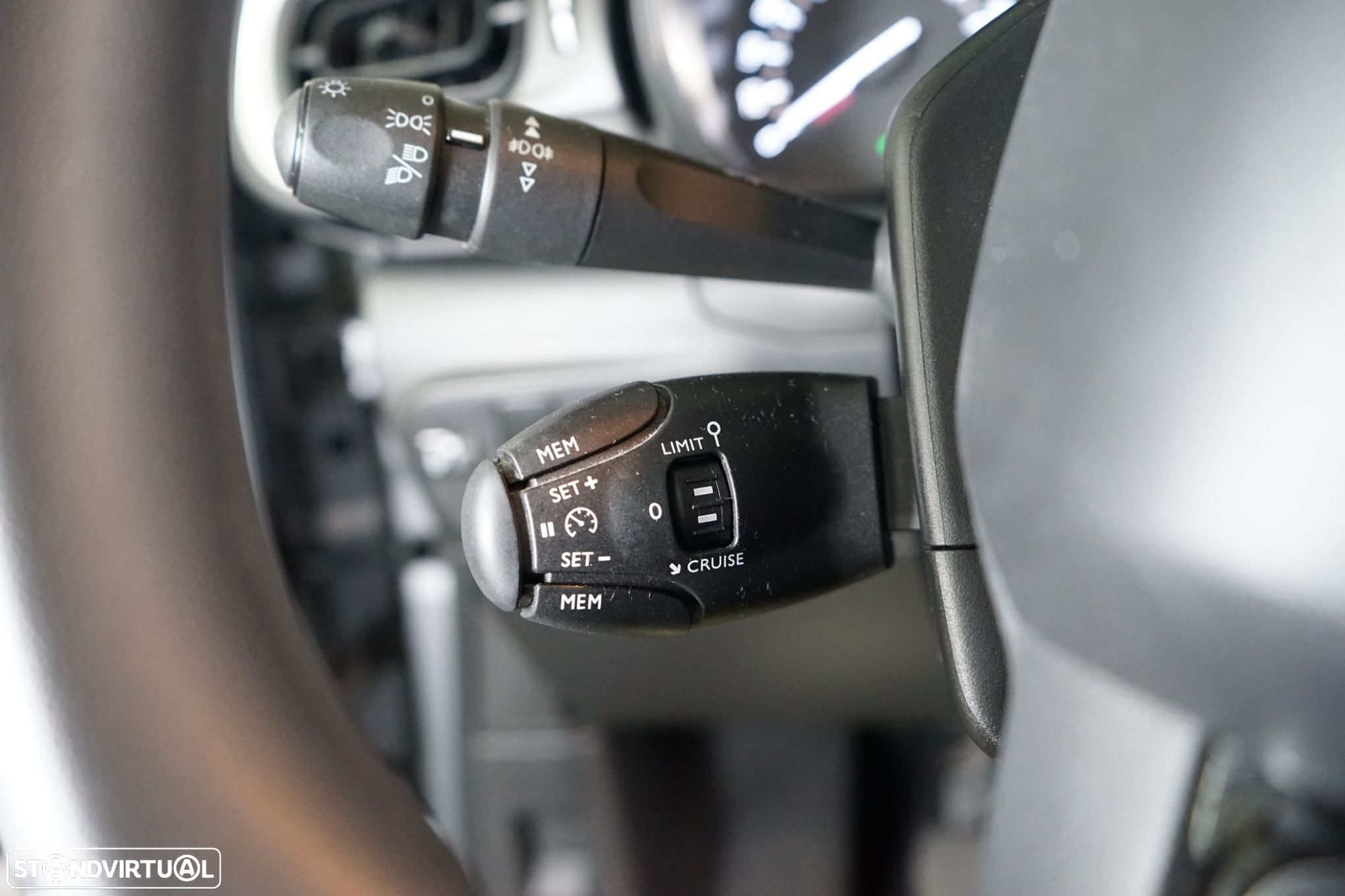 Citroën C3 1.2 PureTech Shine - 24