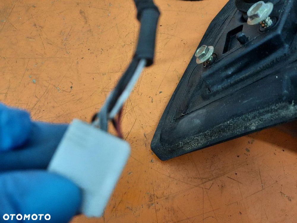 TOYOTA COROLLA  E12 01-04 LUSTERKO PRAWE ZEWNĘTRZNE E11015440 8Q3 - 5