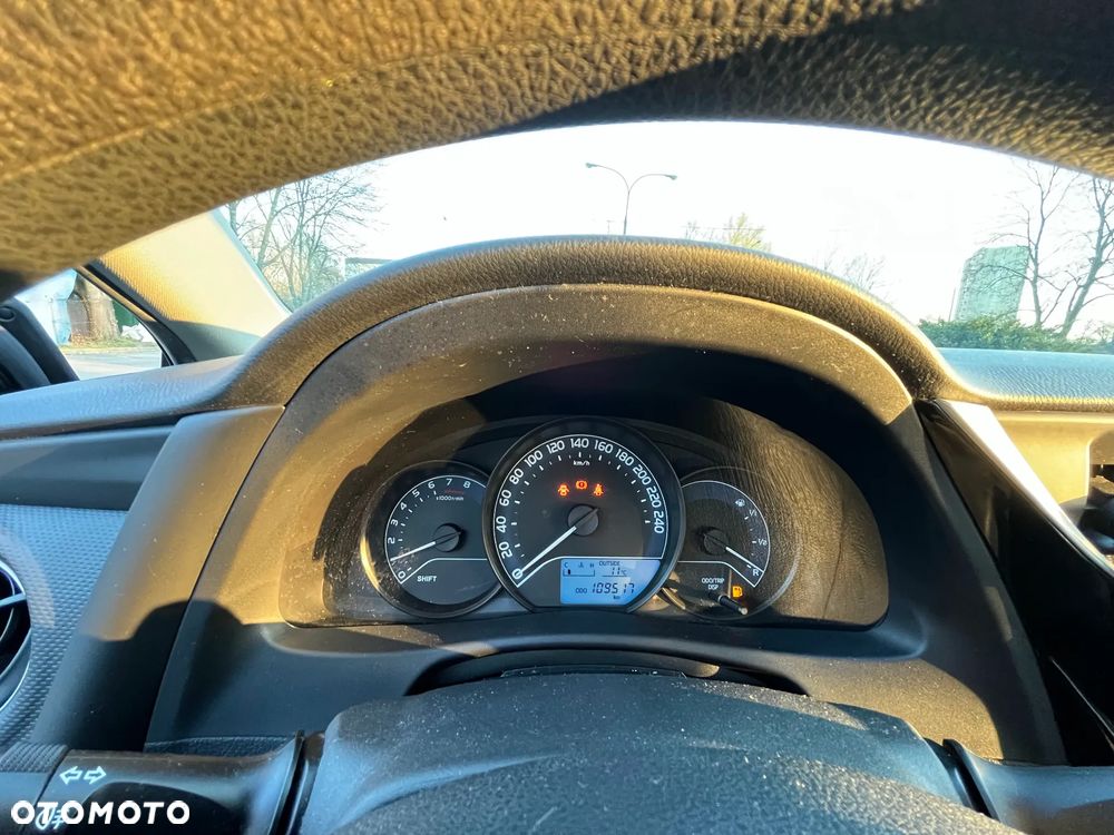 Toyota Auris - 14