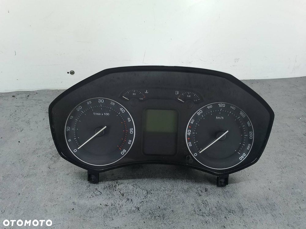 LICZNIK SKODA OCTAVIA II 1Z0920812H 1.9 TDI - 2