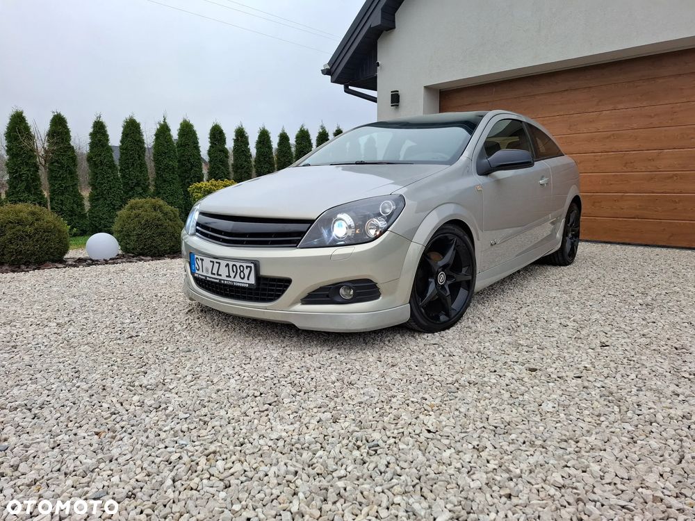 Opel Astra GTC 1.6 Sport - 29