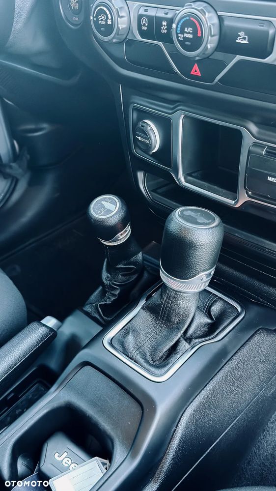 Jeep Wrangler 2.0 T-GDI Hardtop AWD Automatik Sport - 14