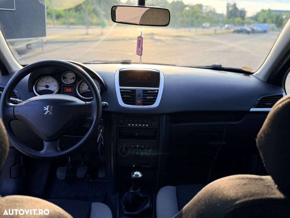 Peugeot 207 1.4 HDI Trendy - 11
