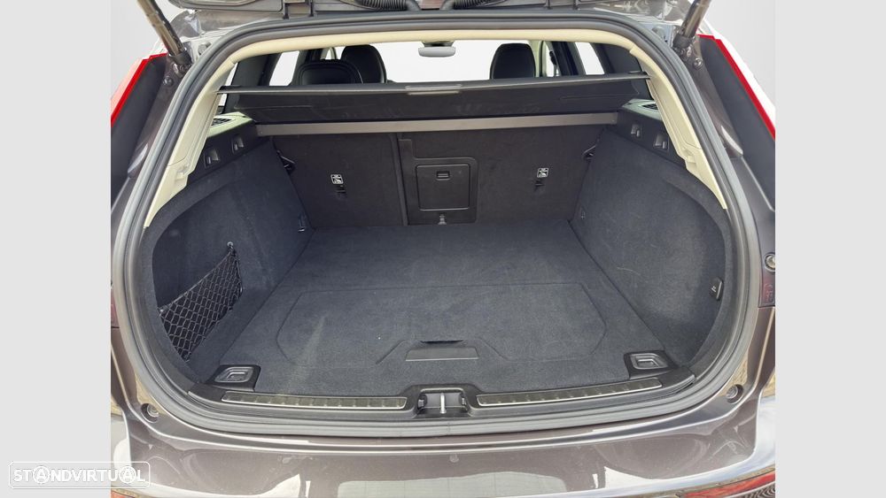 Volvo V60 2.0 T6 AWD TE Plus Dark - 18