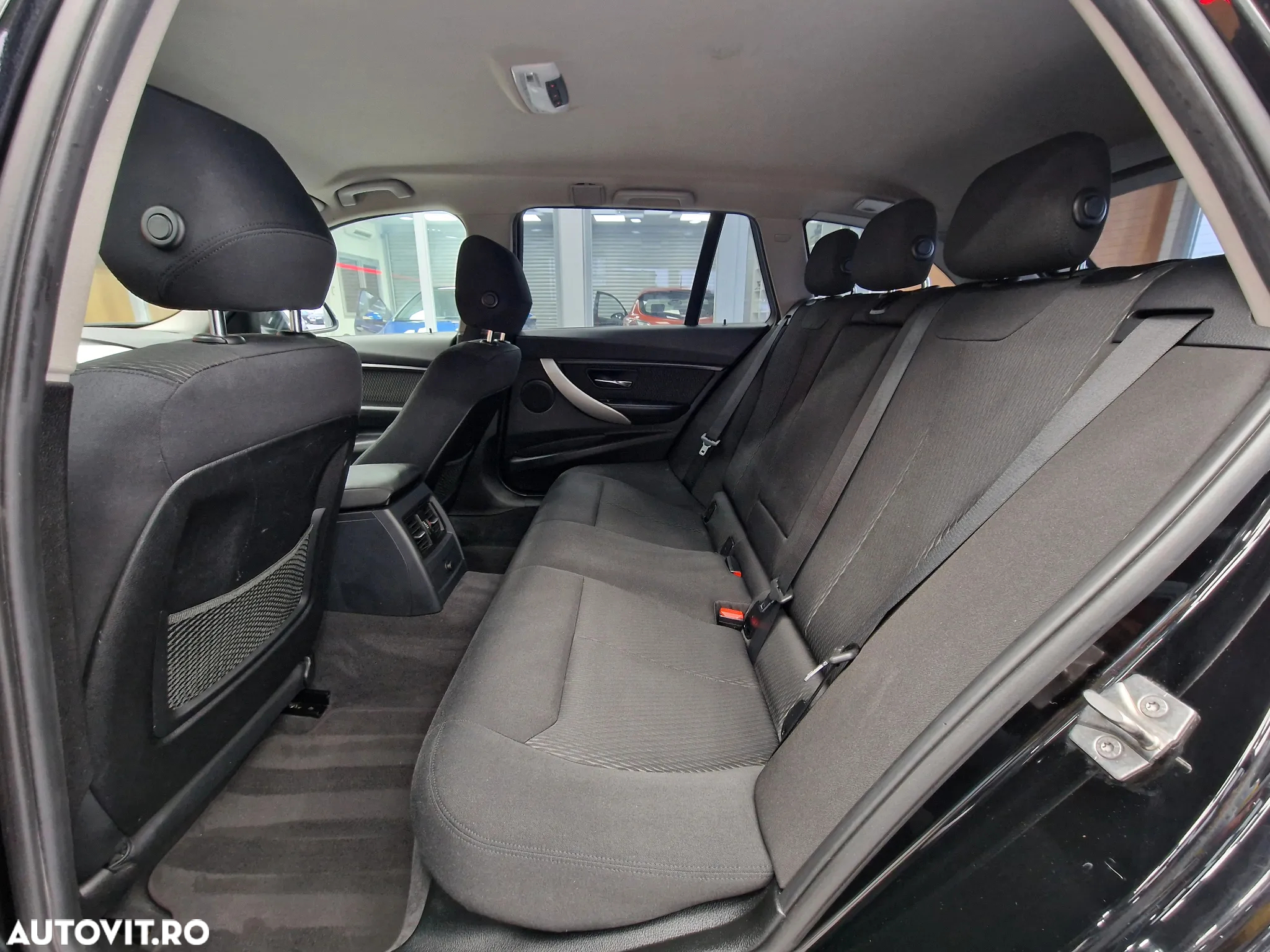 BMW Seria 3 318d - 7