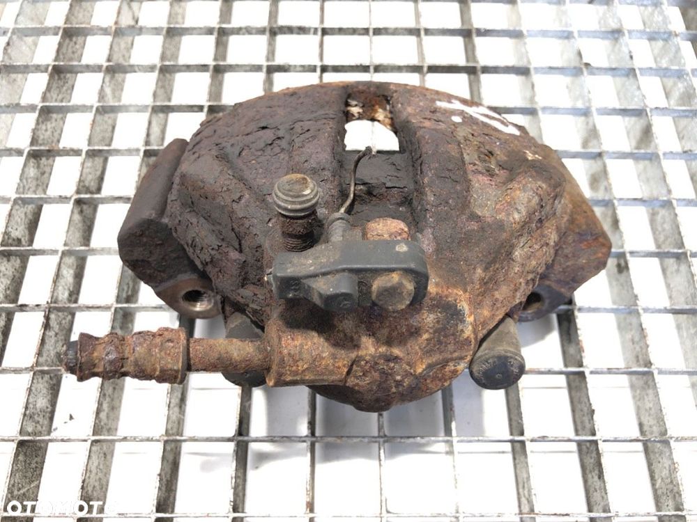 ZACISK PRAWY PRZÓD  VW LT 28-35 II Autobus (2DB, 2DE, 2DK) 1996 - 2006 2.5 TDI 80 kW [109 KM] olej - 2