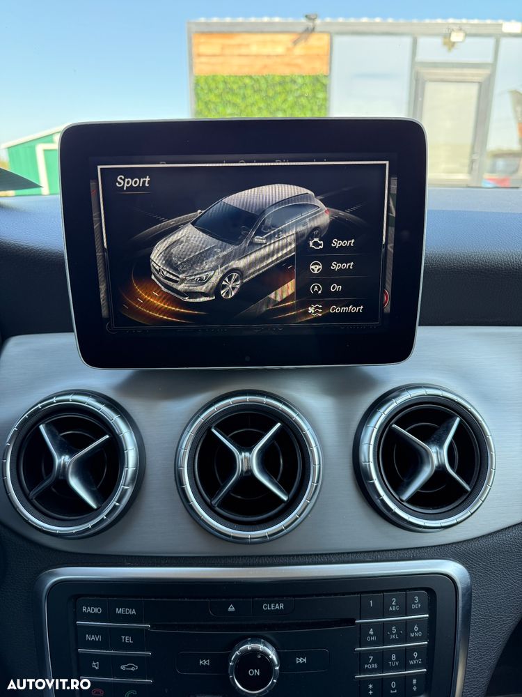 Mercedes-Benz CLA 200 d Shooting Brake 4Matic 7G-DCT AMG Line - 15