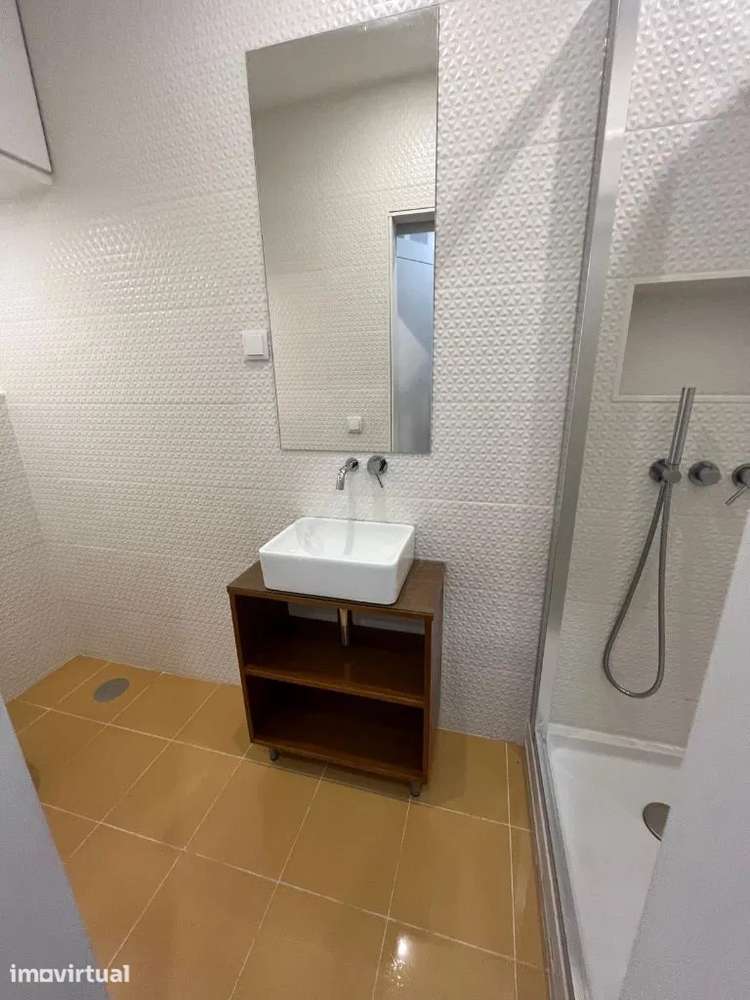 Apartamento mobilado T0, Praça do Comércio. Excelente, com licença AL - Grande imagem: 5/8