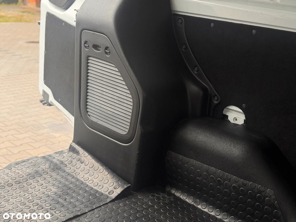 Ford Transit Custom - 19