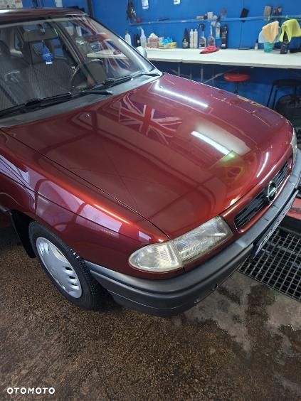 Opel Astra 1.4 GL - 12
