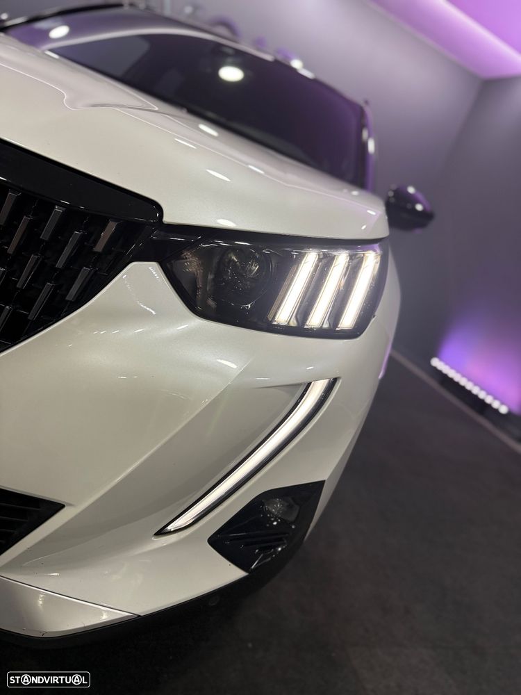 Peugeot 2008 PureTech 155 EAT8 GT Pack - 38