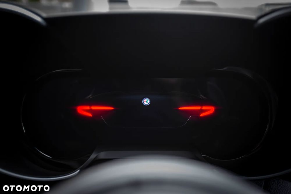 Alfa Romeo Giulia - 40