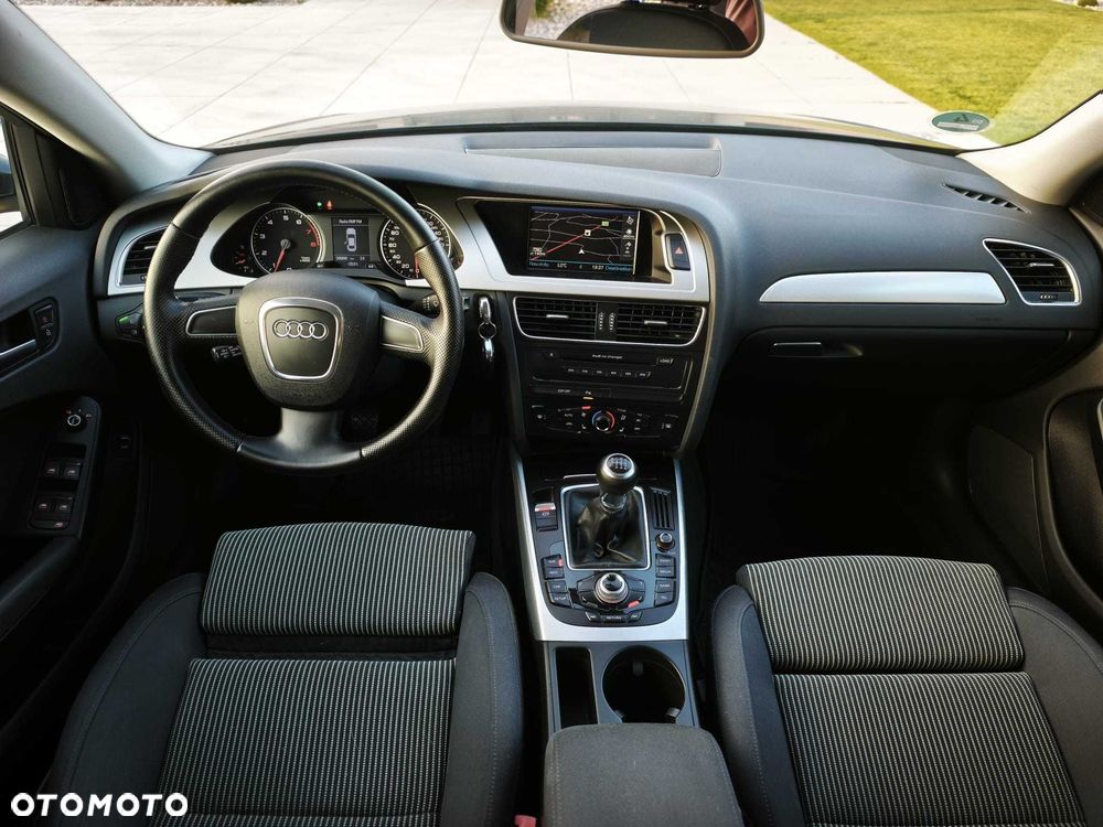 Audi A4 Limousine - 3