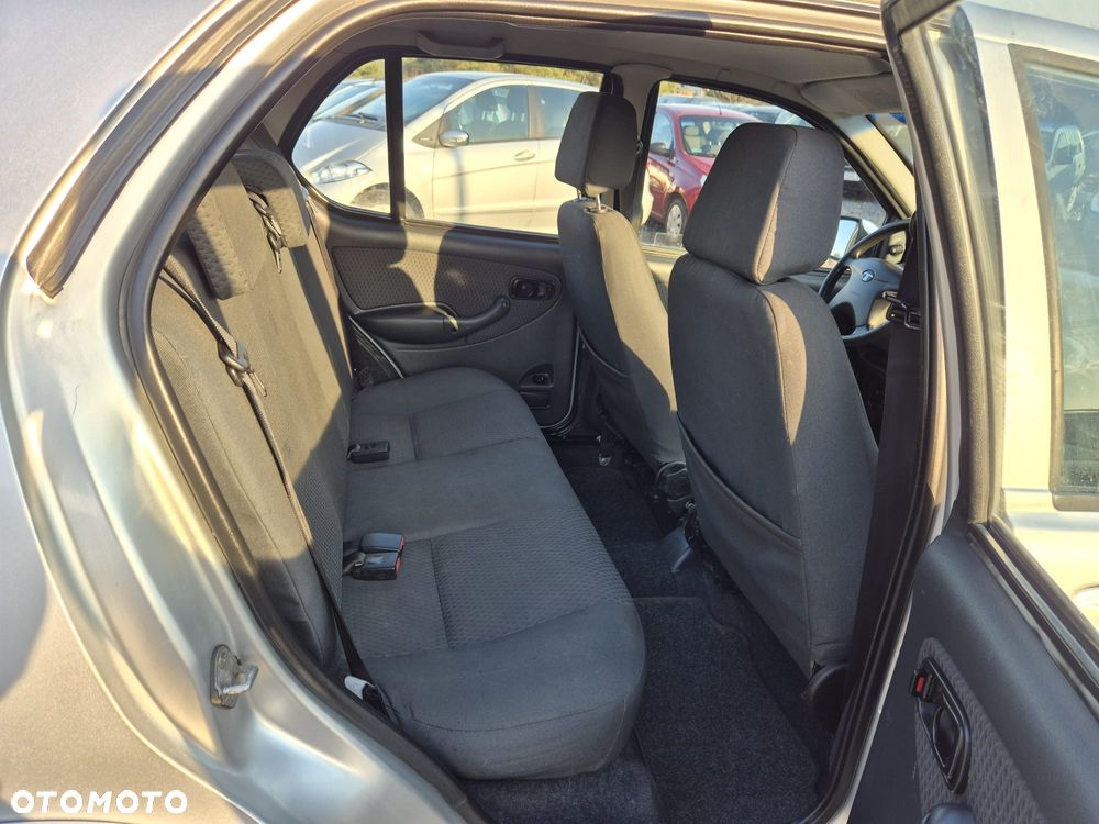 Tata Indica 1.4 GLS - 11