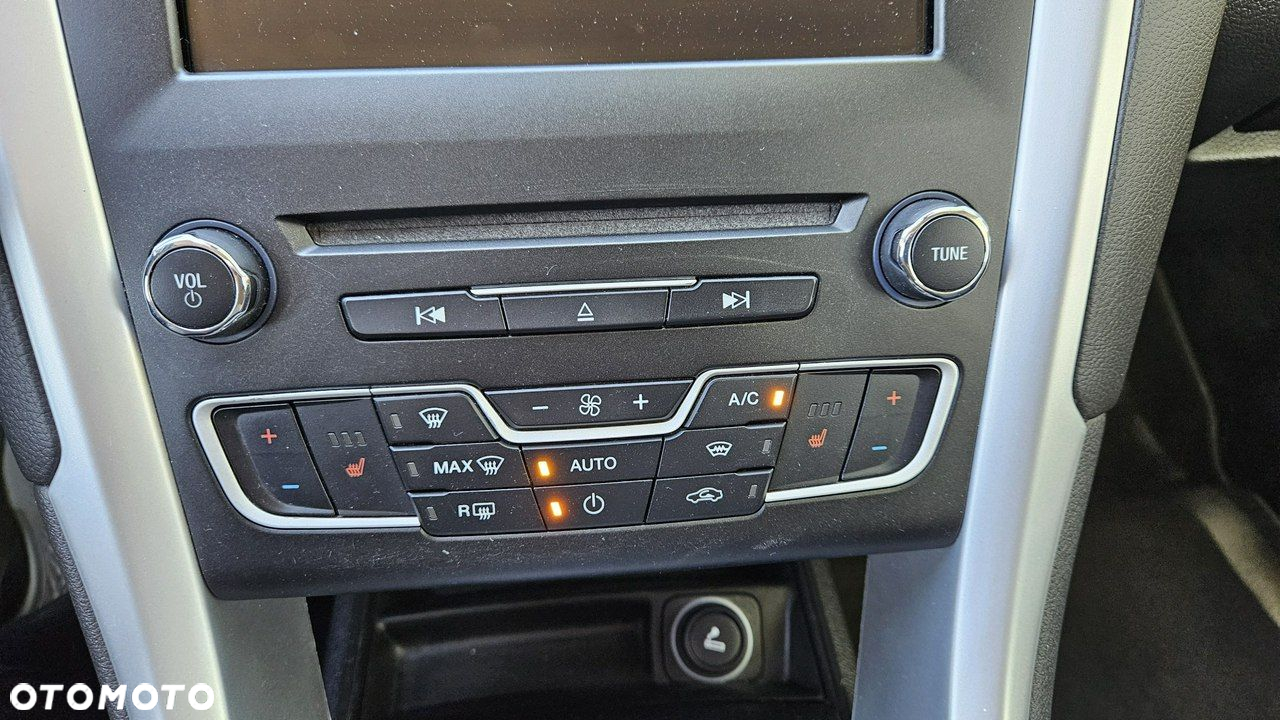 Ford Mondeo - 34