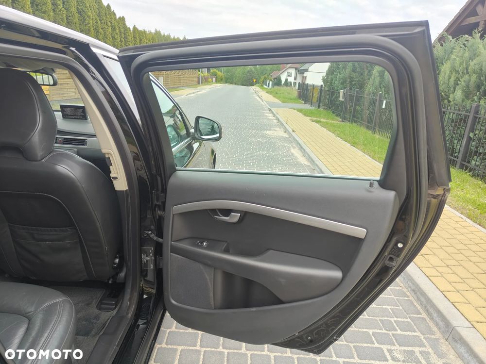 Volvo V70 2.0D Momentum - 25