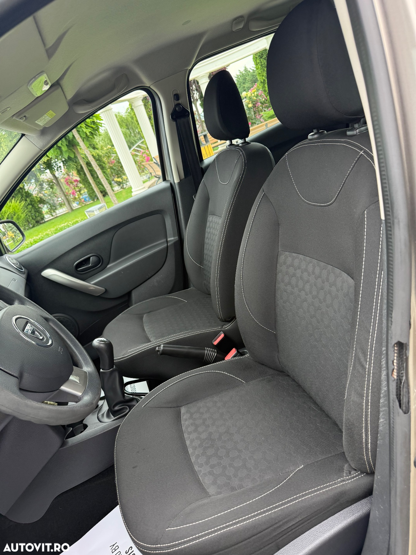 Dacia Logan MCV 1.2 16V 75 Celebration - 13