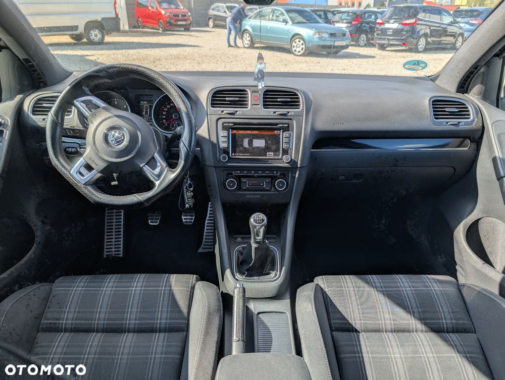 Volkswagen Golf 2.0 TDI DPF Highline - 17