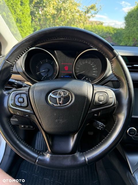 Toyota Avensis - 14