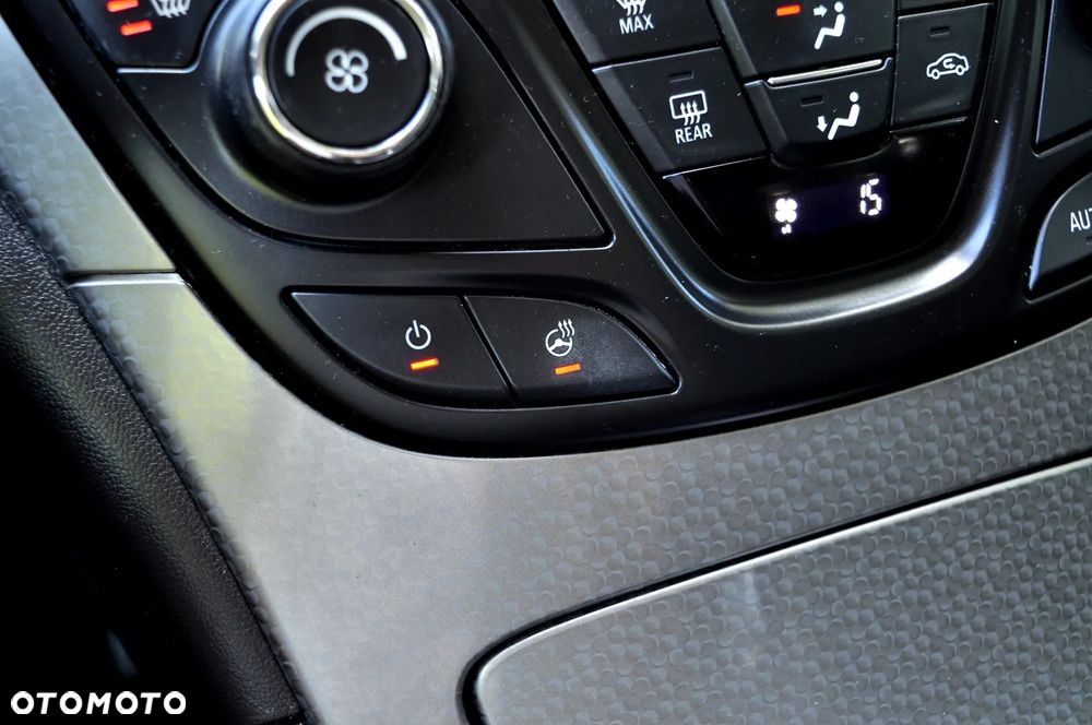 Opel Insignia - 23