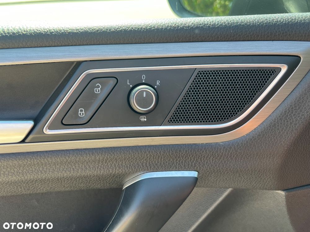 Volkswagen Golf Sportsvan SV 1.6 TDI BMT Start - 23