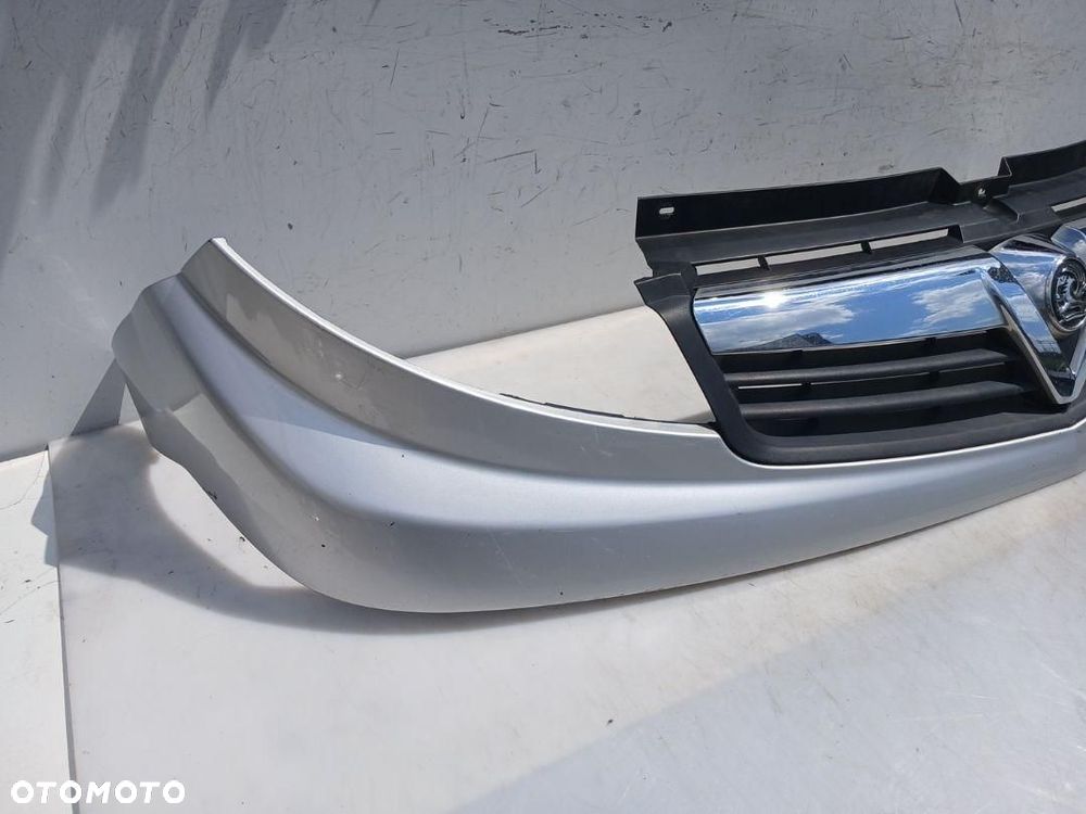 ATRAPA GRILL KRATKA LISTWA SREBRNA OPEL VIVARO I LIFT 07-14r.  623100248R - 3