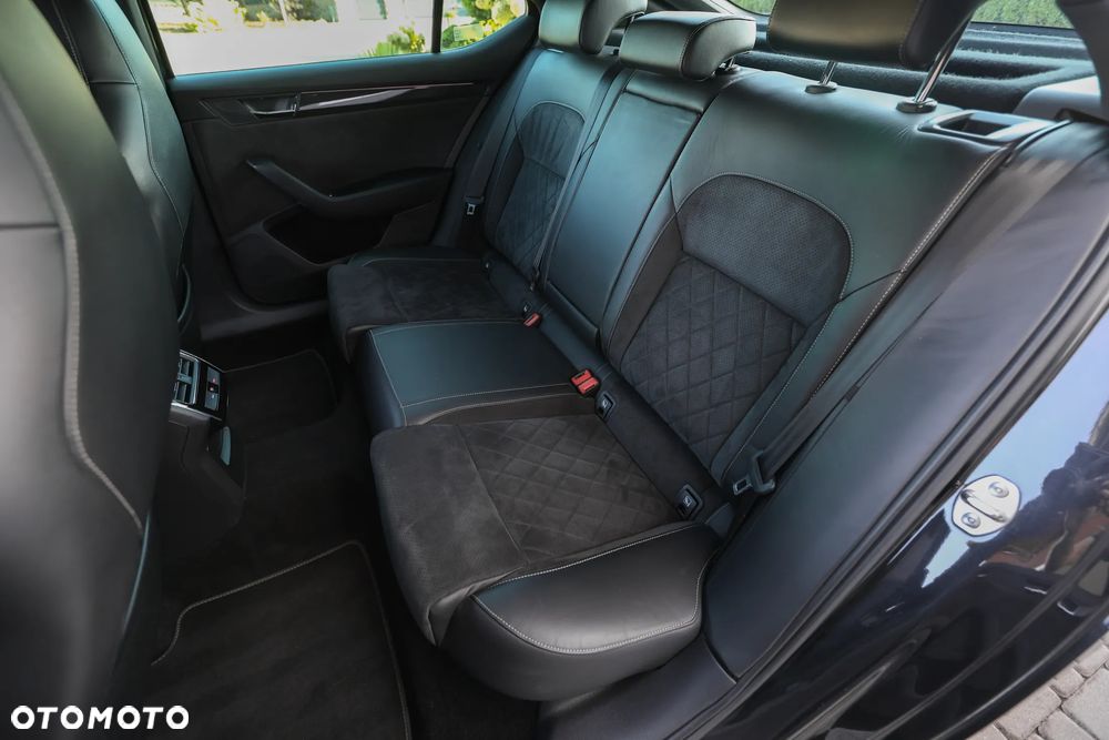 Skoda Superb 2.0 TSI Sportline DSG - 19