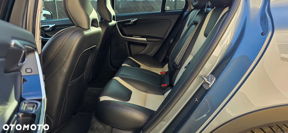 Volvo S60 T5 AWD Summum - 23