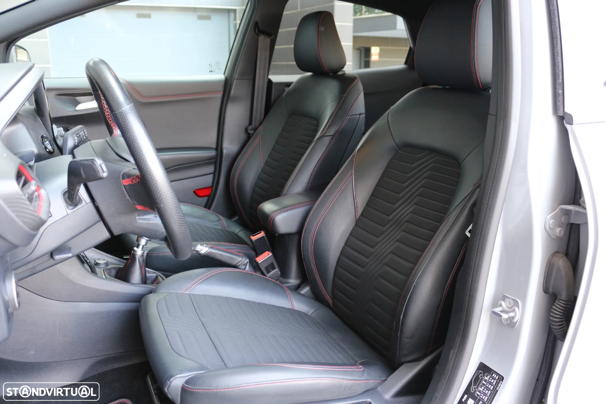Ford Puma 1.0 EcoBoost Hybrid ST-LINE DESIGN - 32